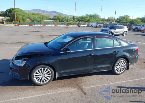 2015 Volkswagen Jetta 1.8T Se из США, поврежденный, VIN 3VWD17AJ3FM296939